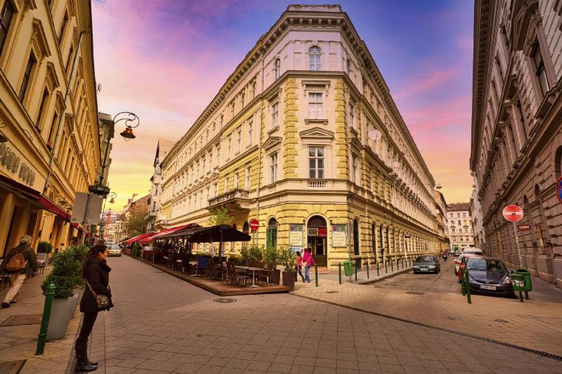 Lovely Apartment On Raday Corso Budapest Exterior photo